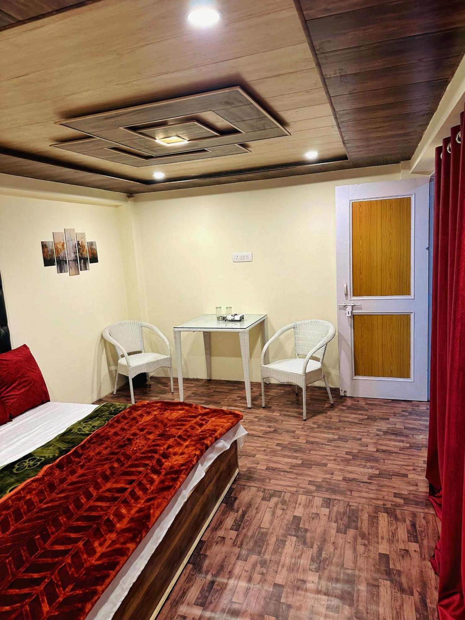 Hostel Old Wandercrew Manāli Zewnętrze zdjęcie
