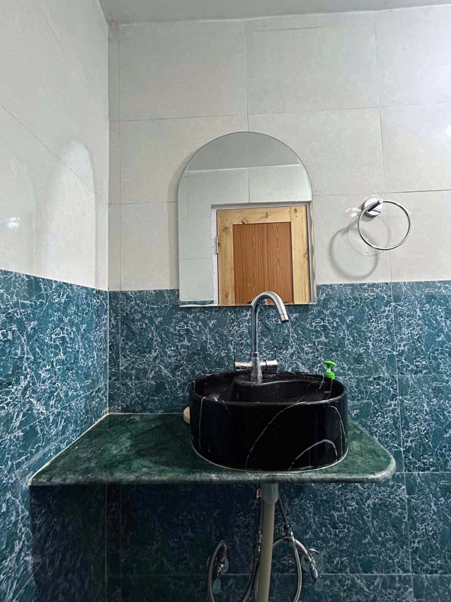 Hostel Old Wandercrew Manāli Zewnętrze zdjęcie